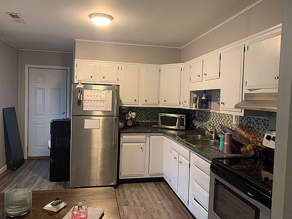 4th image of 2436 Moorewood Dr