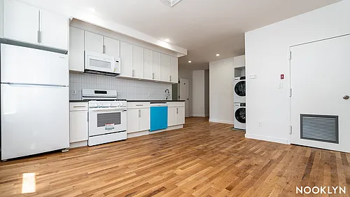 160 Johnson Ave Photo 1