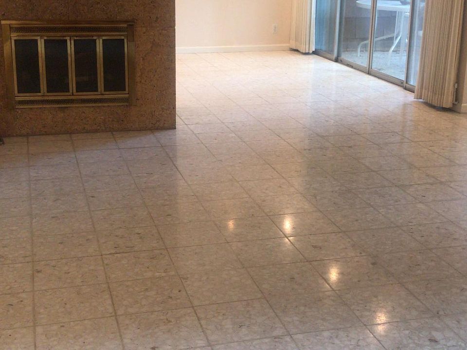 Living room with firplace