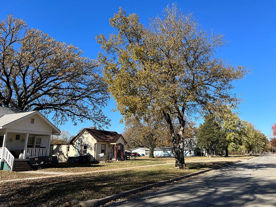 705 N Linden St, Belle Plaine, KS 67013 Zillow
