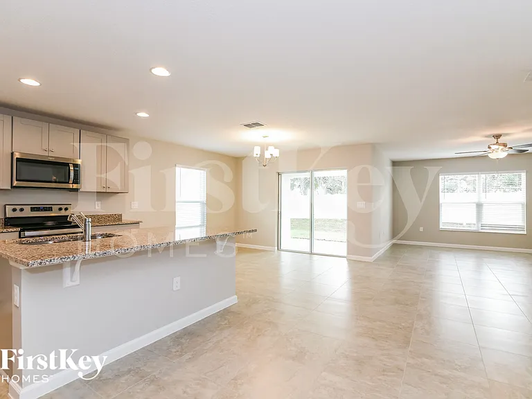 449 Earhart Dr — Photo 4