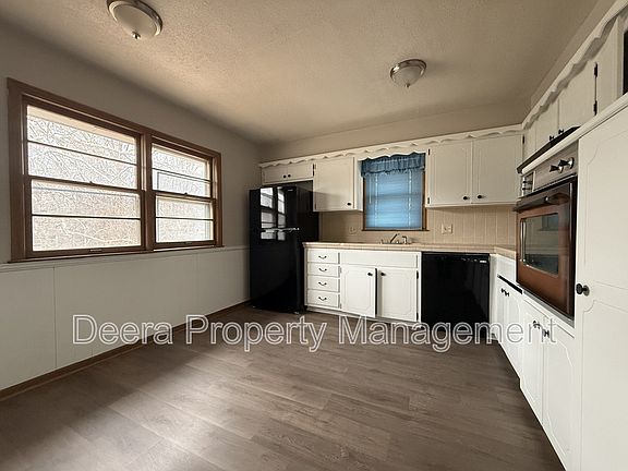 2nd image of 8424 Travis Ln