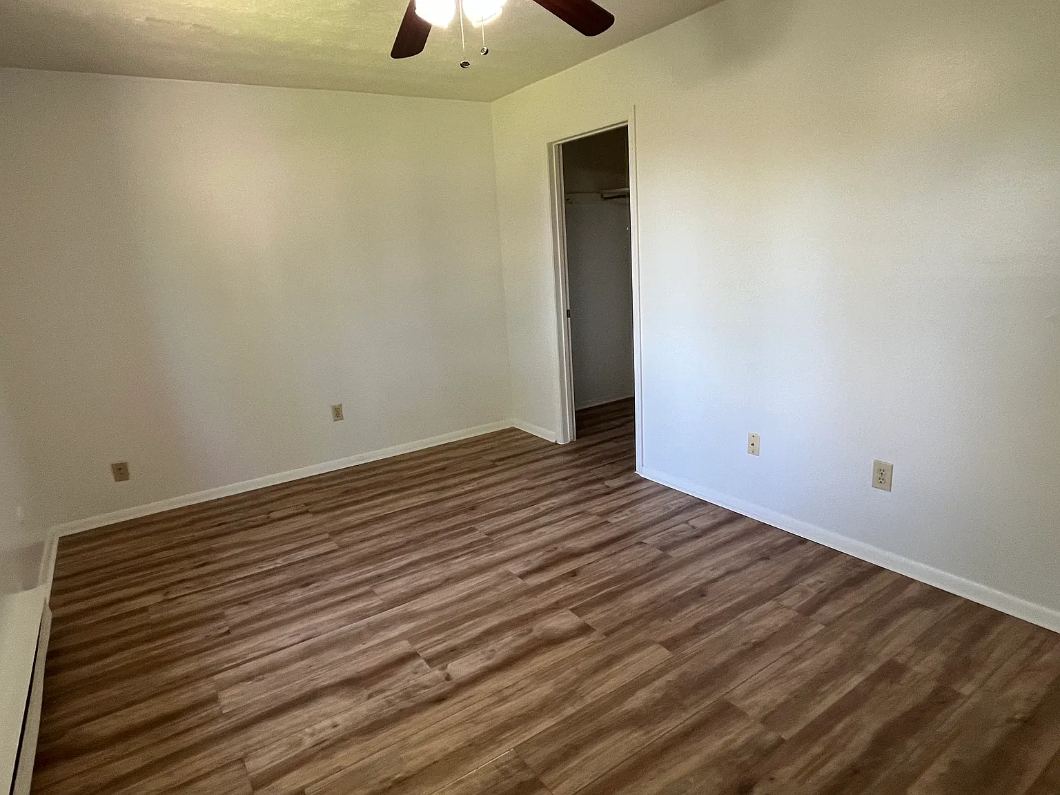2 bed, 1.5 bath, 900 sqft, $975 — Photo 4