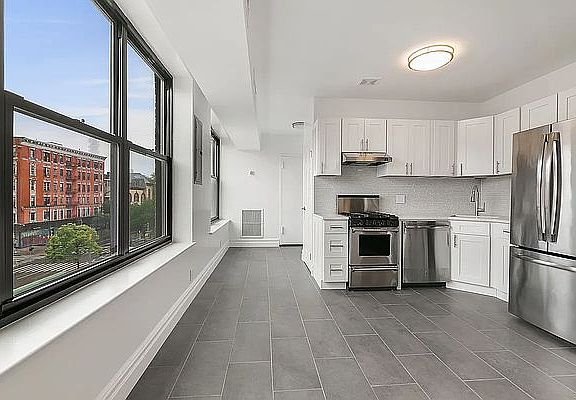 2nd image of 64 Delancey St #4A
