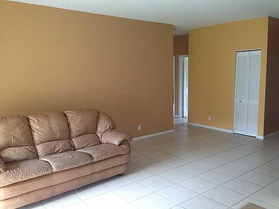 5th image of 1277 NW 27th Ave
