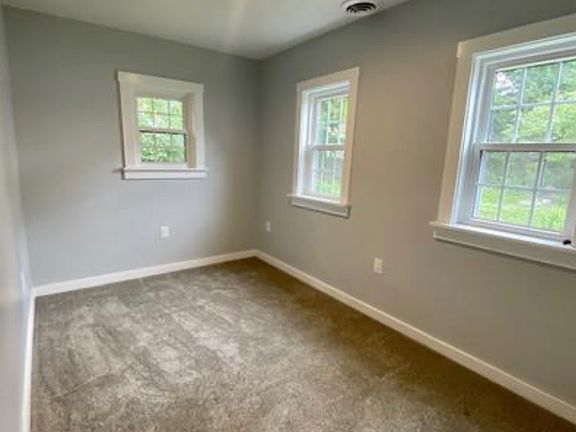 5th image of 22 Helen Ave #2