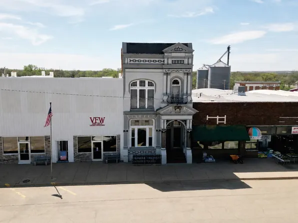 313 W 2nd St, Minneapolis, KS 67467
