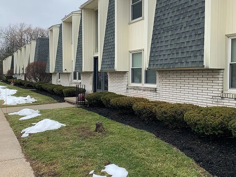 Villager Apartments — Photo 33