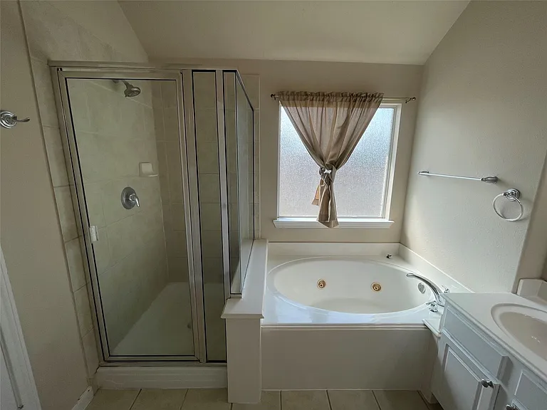12606 Egret Hill Ct — Photo 11