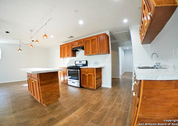 4th image of 3315 K St