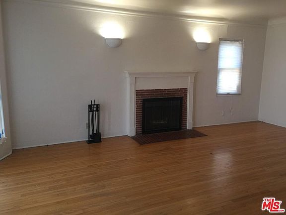 3rd image of 10501 S Saint Andrews Pl