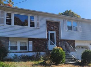 40 Martha Pl, Bridgeport, CT 06606