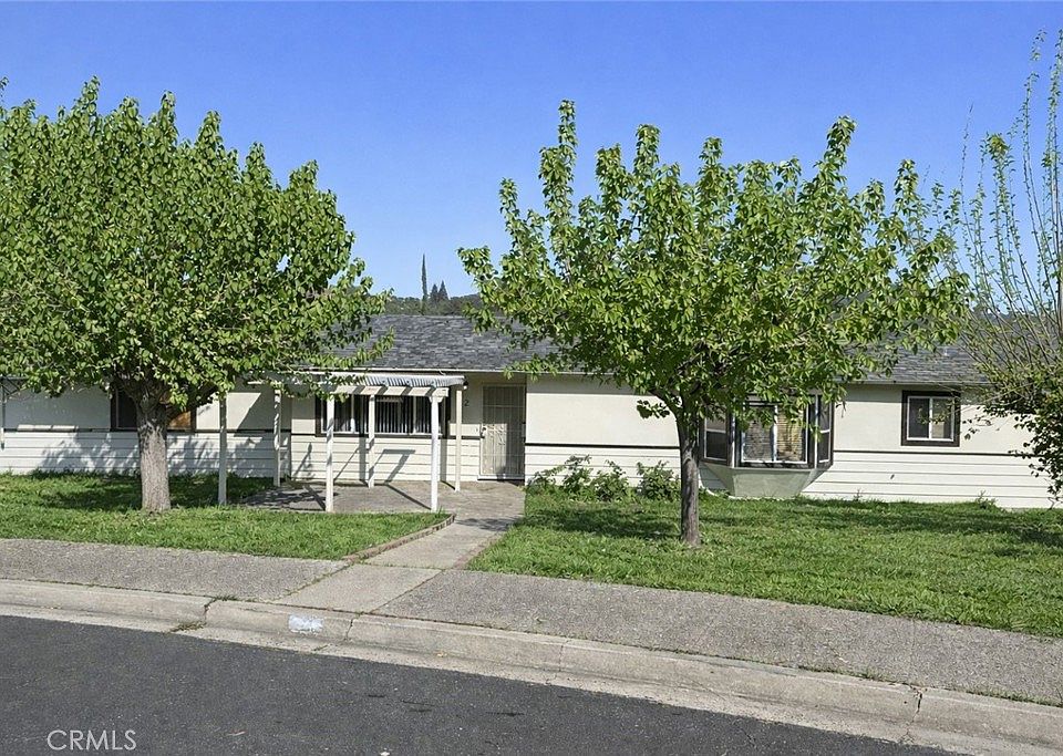 1st image of 2 Linda Dr
