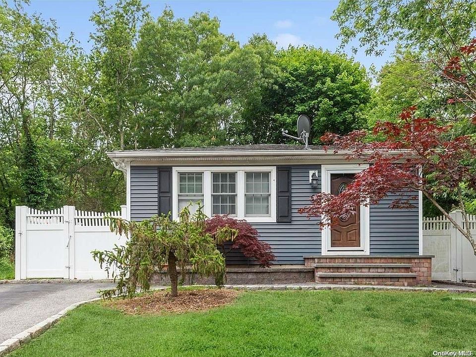 1st image of 6 Forest Avenue
