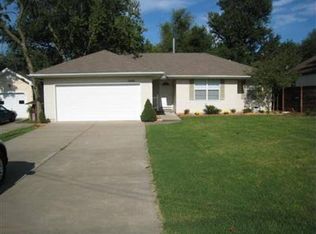 1465 S Oak Grove Ave, Springfield, MO 65804