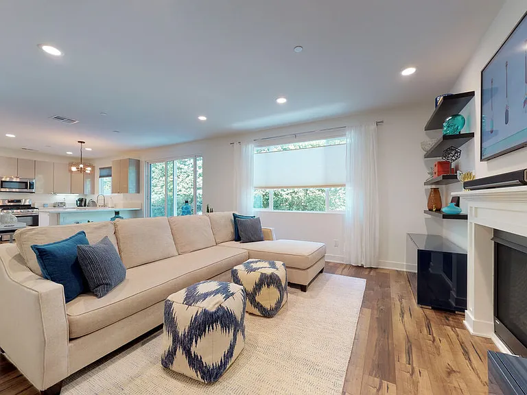 19725 Corbin Ln — Photo 3
