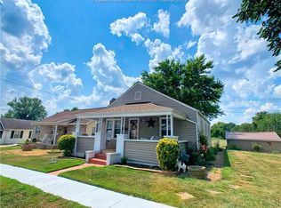 111 8th St, Dunbar, WV 25064