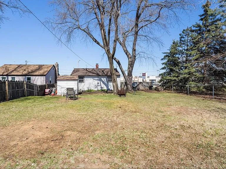 1615 W Mason St — Photo 7