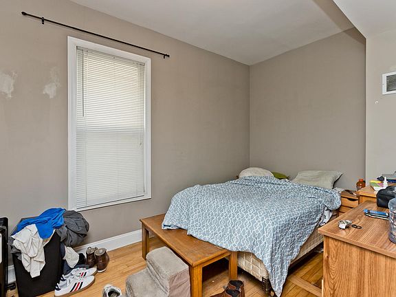 3rd image of 3081 N Haussen Ct