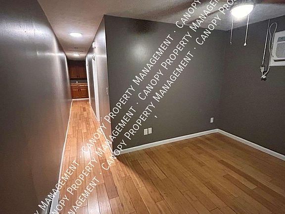 4th image of 821-823 Whitney Ave #821