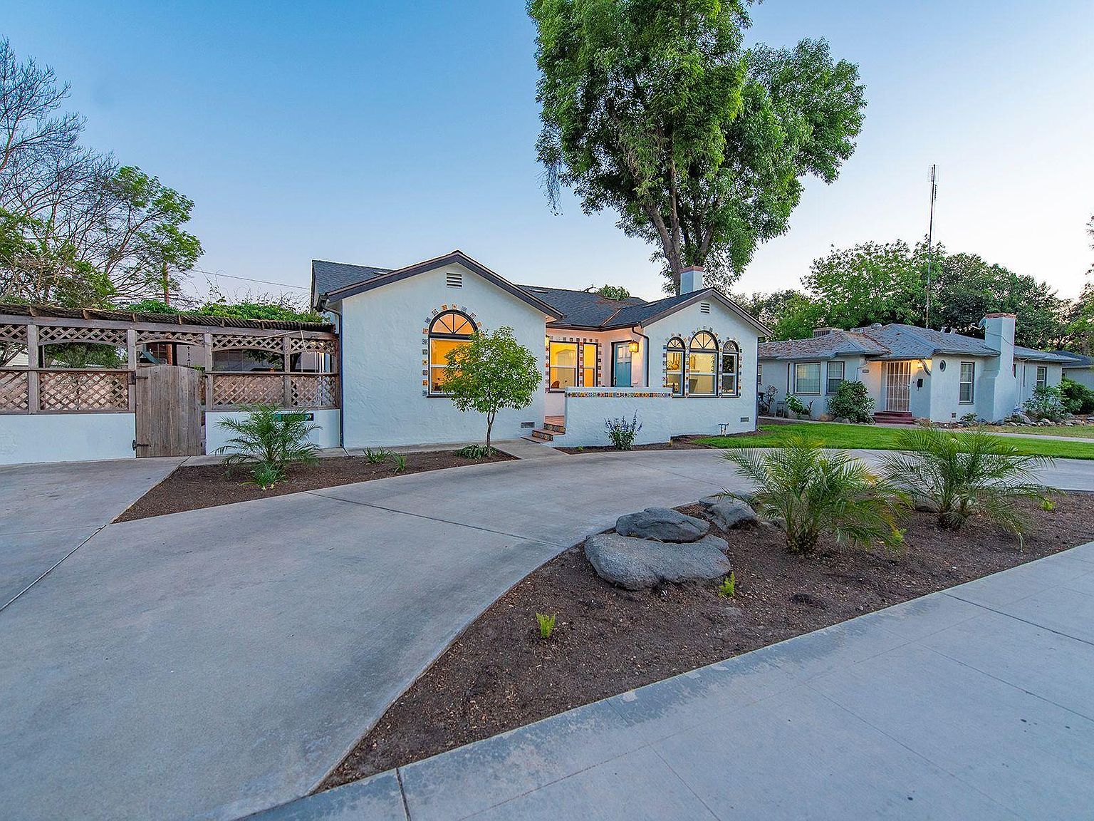 1605 W Burrel Avenue, Visalia, CA 93291 | MLS #210432 | Zillow