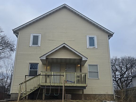 2nd image of 896 Duchess St #1