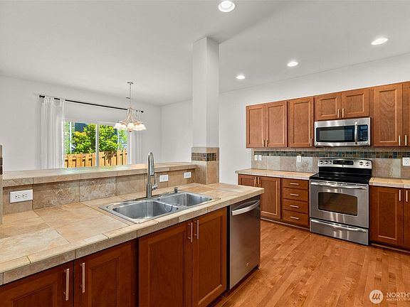 5th image of 1810 Ridgeview Loop SW