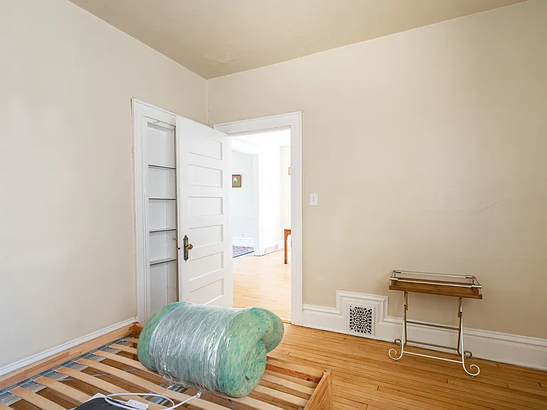 third bedroom (no closet)