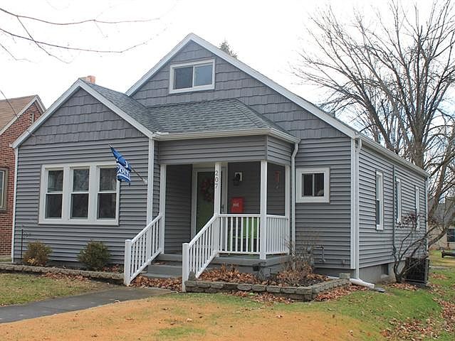 1st image of 207 S Barr St