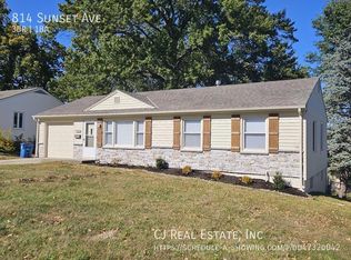 814 Sunset Ave, Liberty, MO 64068