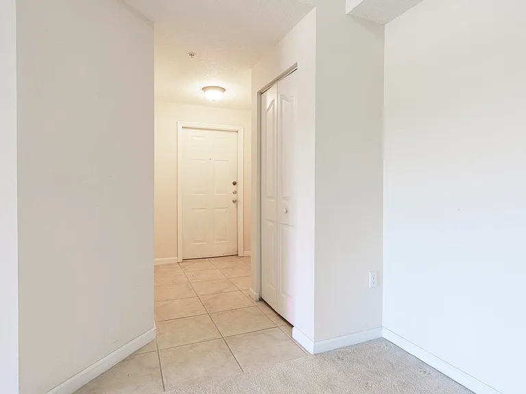 1201 Myrtlewood Cir E — Photo 3