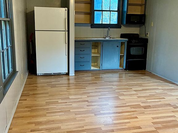 3rd image of 1108 Coit St #B