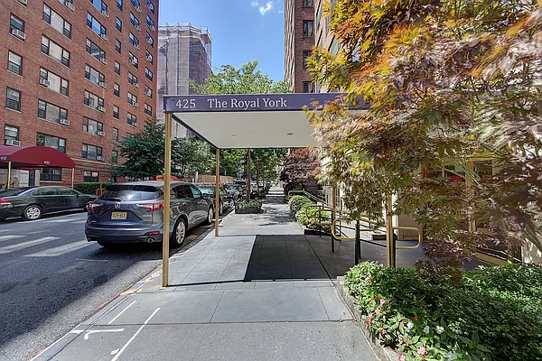 Rented by Akam Sales and Brokerage | media 12