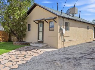 526 Apache Ave NW, Albuquerque, NM 87102