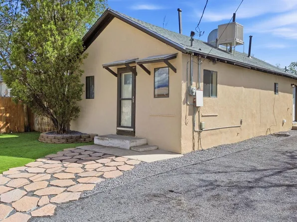 526 Apache Ave NW, Albuquerque, NM 87102