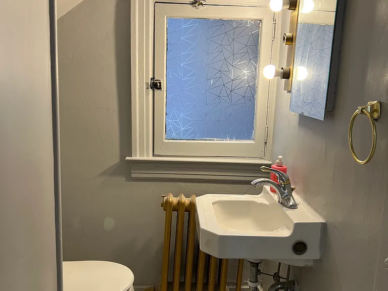219 Stratford Ave #1A — Photo 22