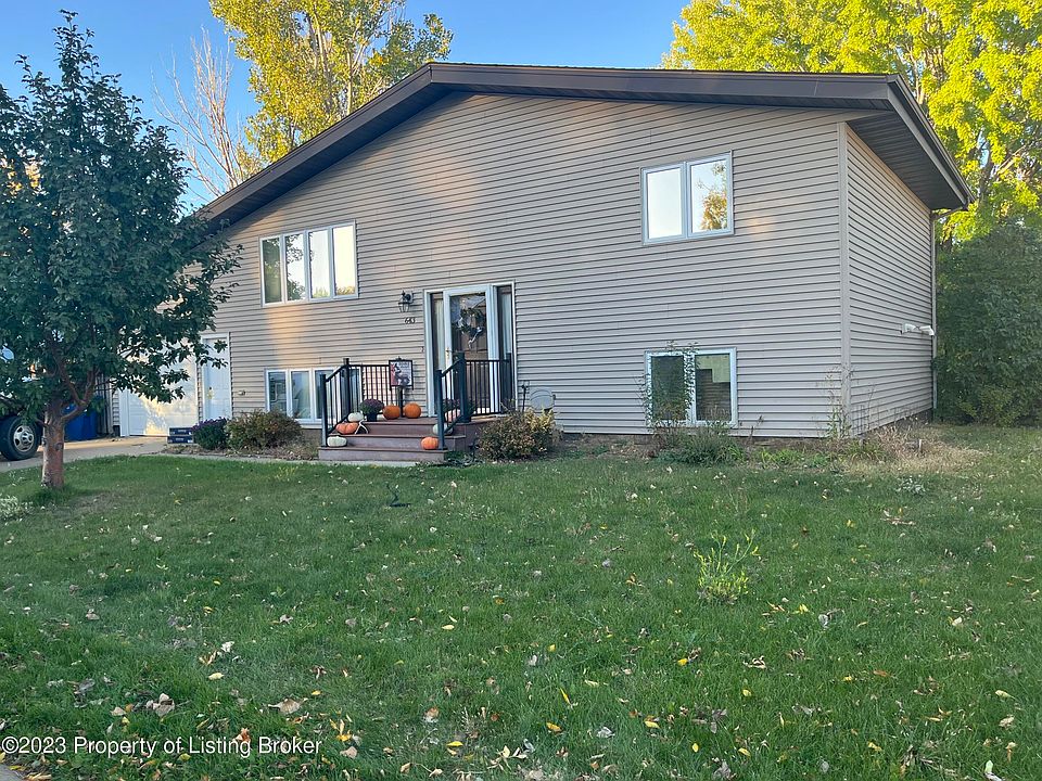 1st image of 643 8th St E