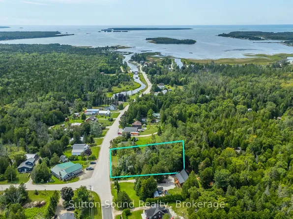 29 Stokes River Rd, Northern Bruce Peninsula, ON N0H 2M0
