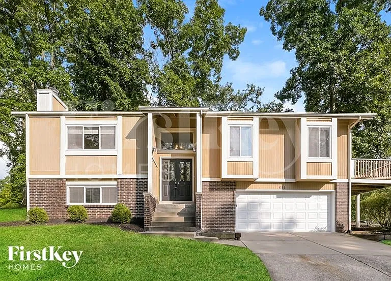 611 Lakewood Dr — Photo 1