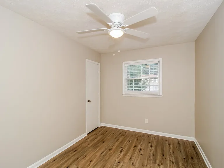 6325 Wellington Way — Photo 11