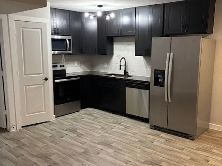 2301 Commonwealth St — Photo 9