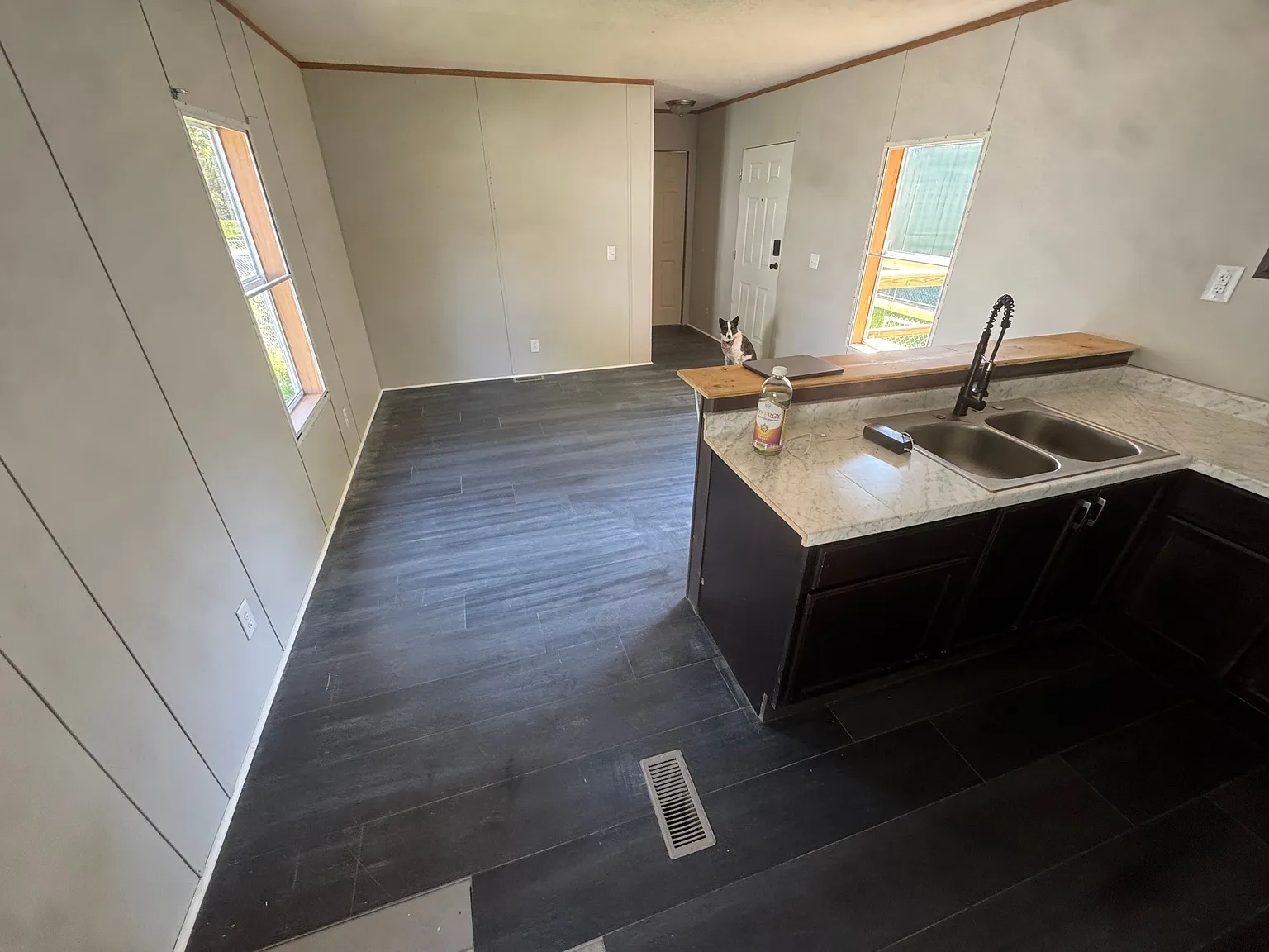 3 bed, 2.0 bath, 938 sqft, $1,450 — Photo 2