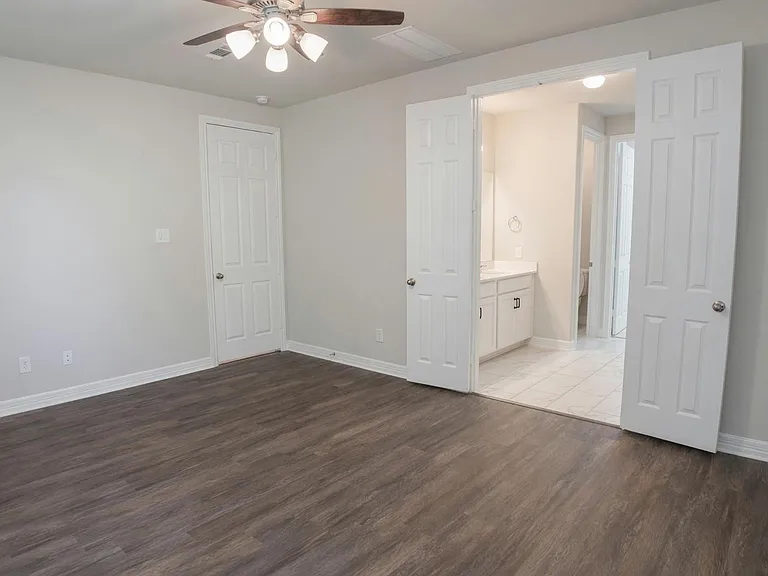 24319 Salts Mill Dr — Photo 10