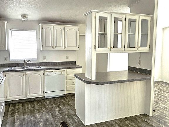 3rd image of 1467 Live Oak Dr
