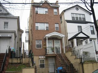 1123 30th Rd, Astoria, NY 11102