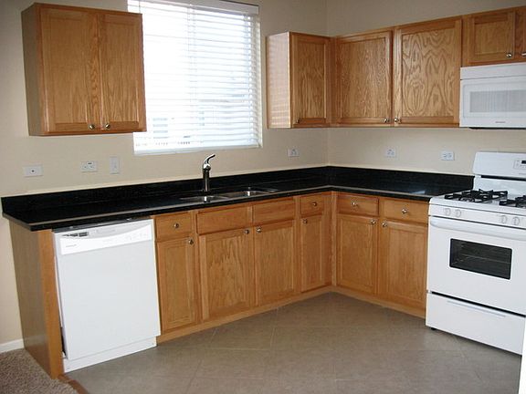 5th image of 794 Cherry Creek Dr
