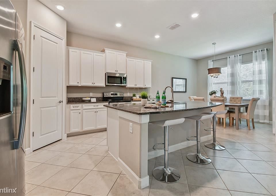 1st image of 2877R Hilliard Dr