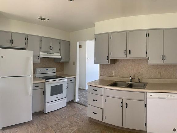3rd image of 1432 Cedar St #1432