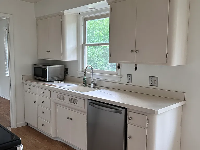 118 W 30th Ave — Photo 19