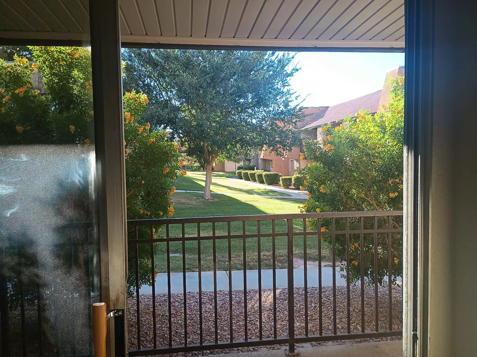 1 bed, 700 sqft, $1,200 — Photo 2